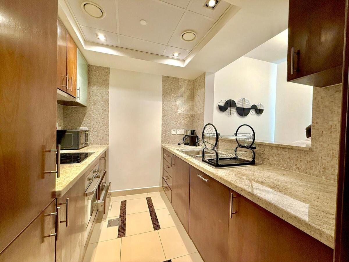 Apartment Vserve - 1 Bedroom Escape In The Heart Of Marina Dubai