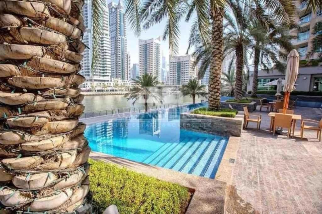 Vserve - 1 Bedroom Escape In The Heart Of Marina Apartment Dubai