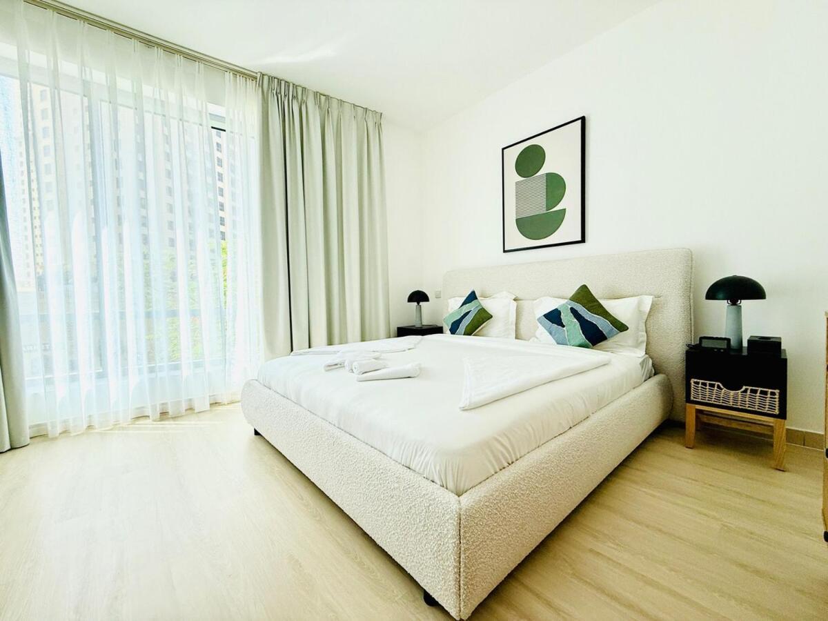 Vserve - 1 Bedroom Escape In The Heart Of Marina Apartment Dubai